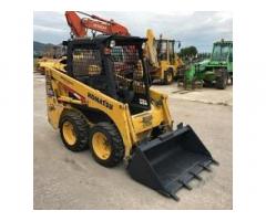 Vendesi minipale gommate Komatsu